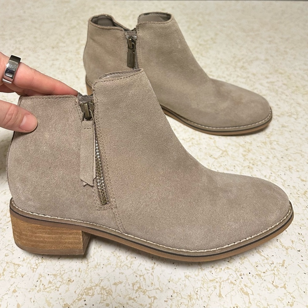 Blondo Liam Waterproof Suede Ankle Booties